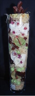 Easter arrangement glass vase with flowers & decorative accessories