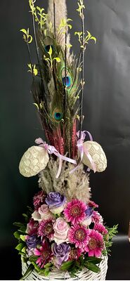 Flower arrangement in quality basket with Easter decoration.(feathers, eggs, pampas grass)! Very Exclusive.