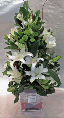 Γυάλινο βάζο με Λευκά λουλούδια & διακοσμητική άμμο