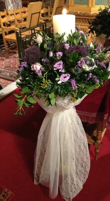 Στολισμός Εκκλησίας Με "Μαύρα" "Λιλά" "Λευκά" λουλούδια