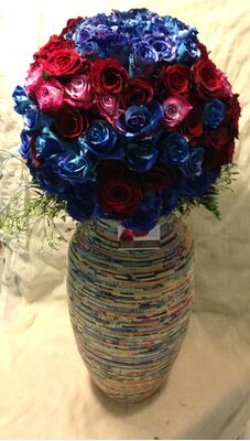 Exclusive "Paper Collage" Vase max !!! With "Rose Ball"  150 stems total.
