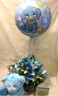 Καλάθι με άνθη, μεγάλο αρκούδο και μπαλόνι με ήλιο !!!