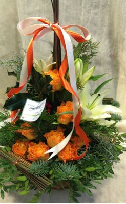 Πορτοκαλί λουλούδια σε καλάθι  με Χριστουγεννιάτικο άρωμα!!!