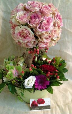 Μπάλα από τριαντάφυλλα (40) τεμ. σε κορμό Μπονσάι. Σπεσιαλ.