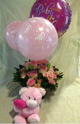 Σύνθεση με άνθη, μεγάλο αρκούδο και μπαλόνι με ήλιο !!!
