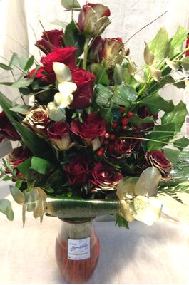Red roses bouquet.Exclusive 30+ in vase !