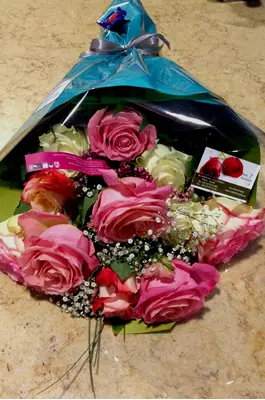 Big headed ecuadorian (best in the world) roses bouquet (41 stems) with greens !!! (mixed colors)