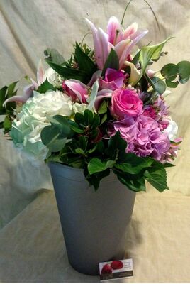 Άνοιξη με Λουλούδια σε Μπουκέτο !!! Σπεσιαλ.