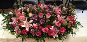 Flower table arrangement. (100) roses