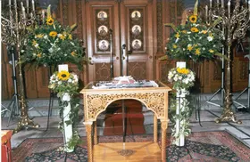 Yellow and ivory color flowers wedding decoration