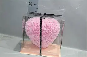 Καρδιά από τριαντάφυλλα. 25cm. Συσκευασία Δώρου. Τεχνητά Τριαντάφυλλα. Διαθέσιμο σε κόκκινο, ροζ & λευκό.