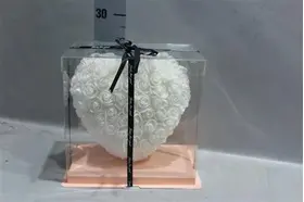 Καρδιά από τριαντάφυλλα. 25cm. Συσκευασία Δώρου. Τεχνητά Τριαντάφυλλα. Διαθέσιμο σε κόκκινο, ροζ & λευκό.