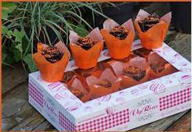 (12) Exclusive Waxed Cupcakes or Chocolate Roses