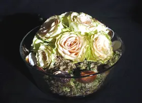 roses-ball-glass-1.gif