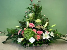 Decorative flower arrangement
