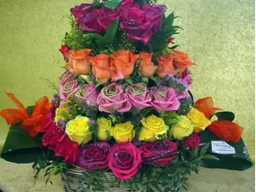 Roses tower in Basket