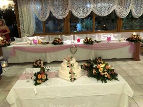 Wedding Tables Reception flower decoration. Summer.