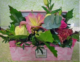 Flower arrangment in small design carton box