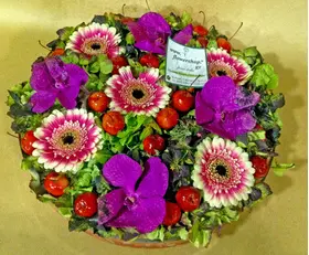 Arrangement in glass