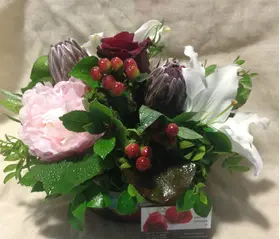 Arrangement of flowers in glass "Pinky"  !!!