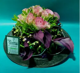 Flower arrangement on tray. Fence structure !!!