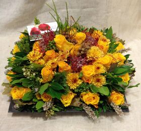 Flower arrangement on tray - Autumn colors!!!