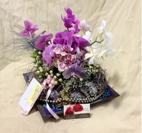 Ανθοπωλείο flowershop.gr Σύνθεση σε δίσκο με ορχιδέες φαλαίνοψις ή βάντα.+ Διακόσμηση.Exclusive!!!