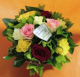 Roses (10) stems mixed colors in pot or glass or  basket 2,00€ !!! (only for Athens & Suburbs)
