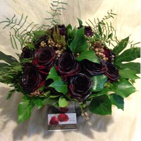 Roses Natural Black Baccara . Exclusive in vase.