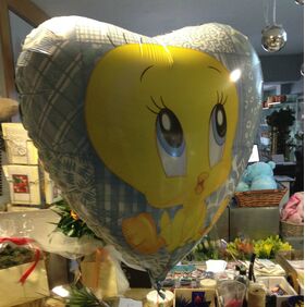 Balloon inflated with helium - Tweety Jumbo!!!