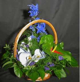 Καλάθι με άνθη σε μπλε χρώματα