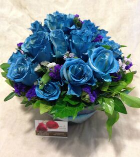 Blue Roses (20) stems  in vase with decorative sand layers!!! (only for ATTICA REGION GREECE) exclusive