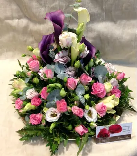 Flower arrangement on tray "Pinky Fantasy"