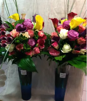 "Twins" Vases with  +35 ecuador roses & Exclusive  Flowers & Decoration