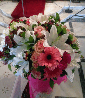 Twin grouped curly  shaped arrangements