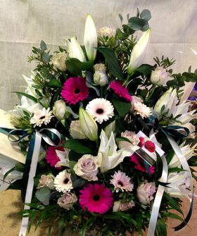 Flower arrangement. Lilac Colors. Special !