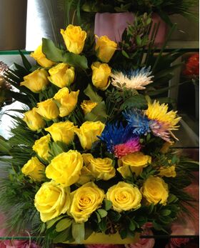 Flower  arrangement with yellow roses in ceramic "paper look" pot . Special !!!