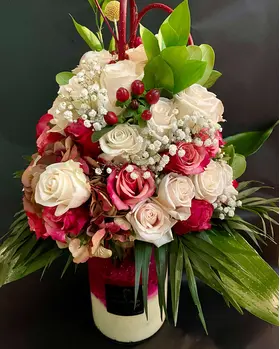Roses Red, Pinky, White Colored Bouquet. (50)stems in total + Vase.