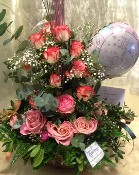 Basket arrangement with balloon