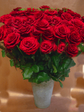 Ανθοδέσμη από κόκκινα τριαντάφυλλα