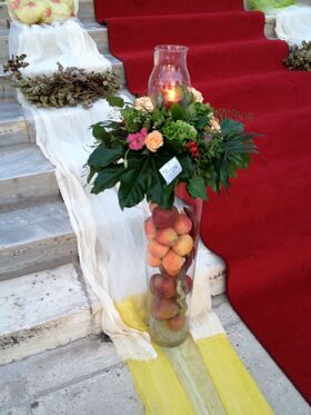 Wedding flower & candles decoration with tropic and autumn flavor colors