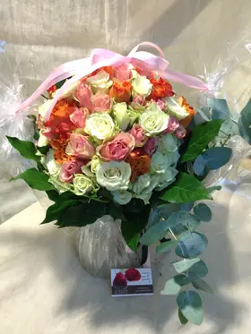 Pink & White Roses Roses Bouquet !!! (100 stems with greens).Special