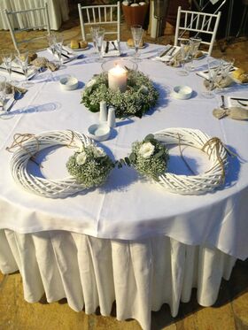 Wedding flower & candles decoration with "wreaths"