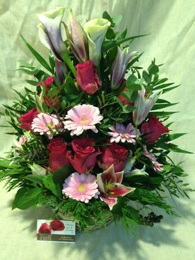Flower arrangement "pink & red"