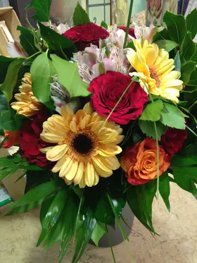 Season flowers bouquet (10) stems - Random Varieties - Random Colors!