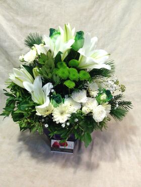 Flower arrangement "Pure White" . Glass or Basket.