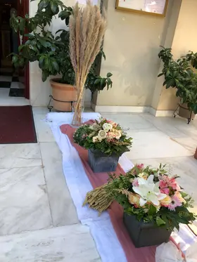 Στολισμός Εκκλησίας Εξωτερικός Διάδρομος & Λαμπάδες. Φθινοπωρινό Ύφος & Στυλ.