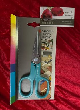 Gardena all purpose scissors & all materials (plastic, metal, wood). Excellent handy tool for home & garden.