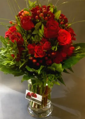 Design bouquet (51) red roses Extra Quality Dutch + Colored Water + Vase!!!