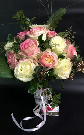 Pink or White Roses (40) stems.Super Week Offer Special Bouquet.